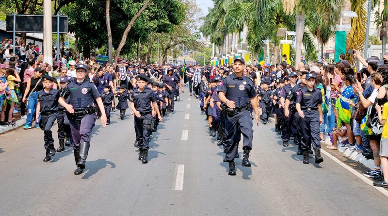 Guarda Municipal realiza ação social em comemoração ao Dia das