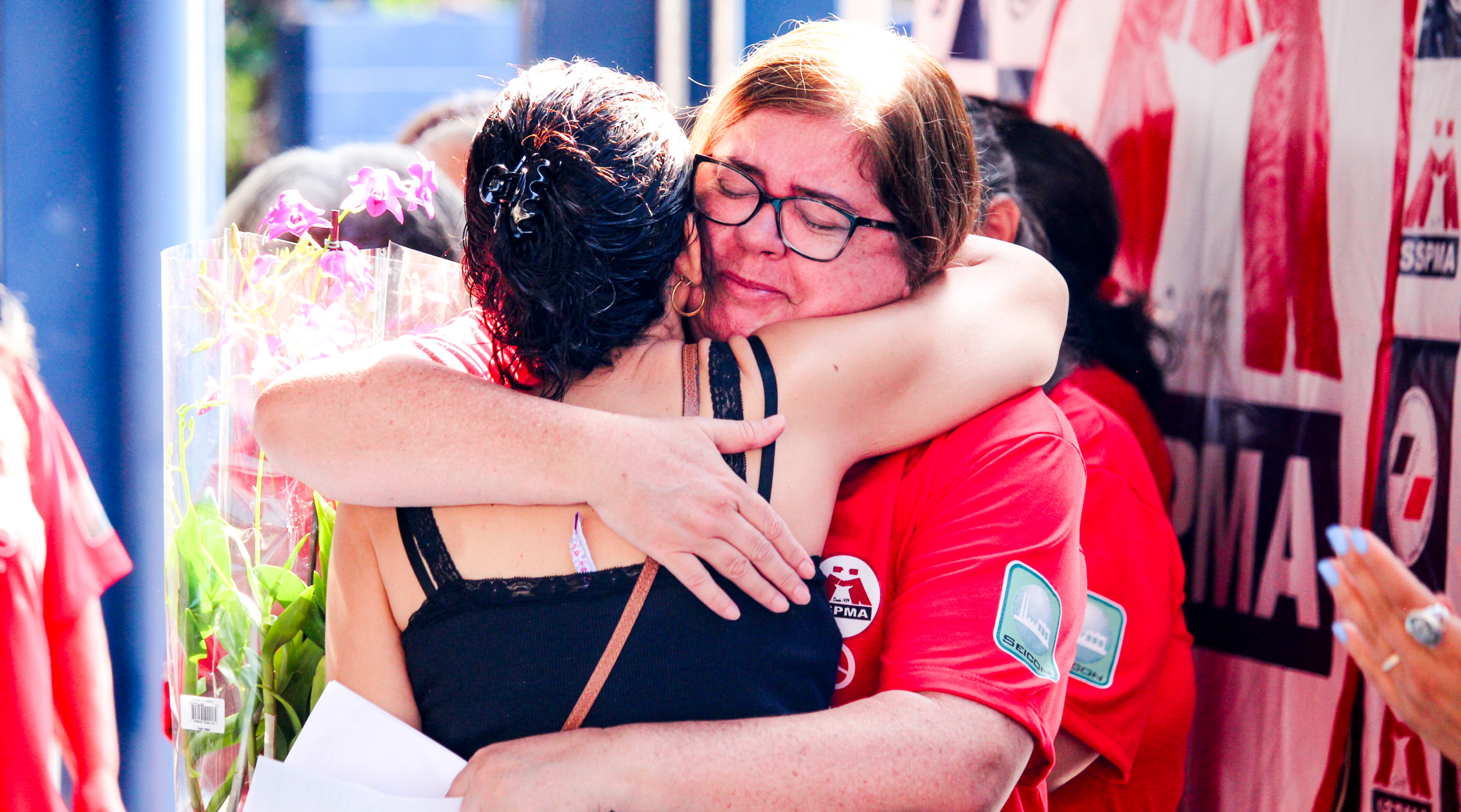Presidente Patrícia recebe homenagem que simboliza união e reconhecimento. “Nós estamos com você!”